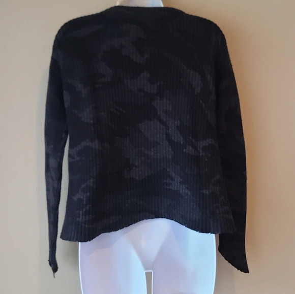 Generation love camo cashmere blend sweater Women's sz.S - Picture 3 of 10